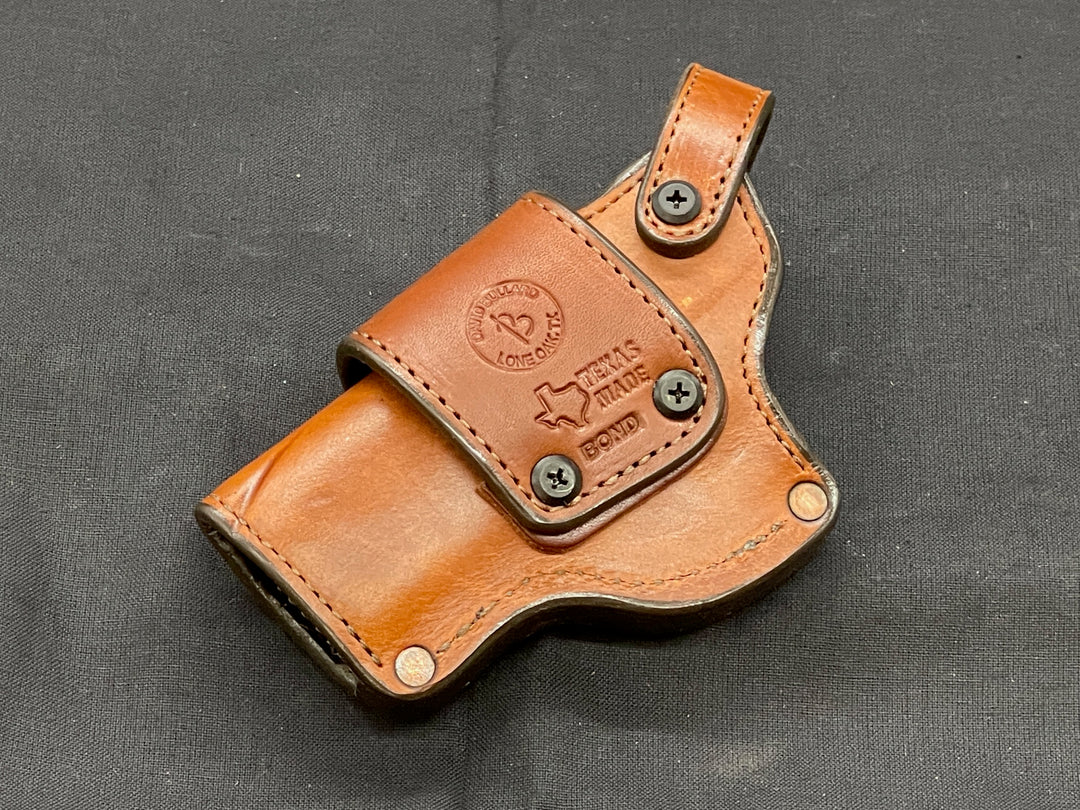 *In Stock* RH Sidewinder Holster for Bond Arms 4.25" Saddle Oil Finish w/Brown Stitch & Silver "Don't Tread on Me" Concho